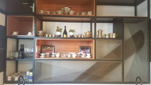 cafe_display_shelving