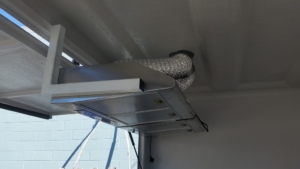 Food truck extractor bracket